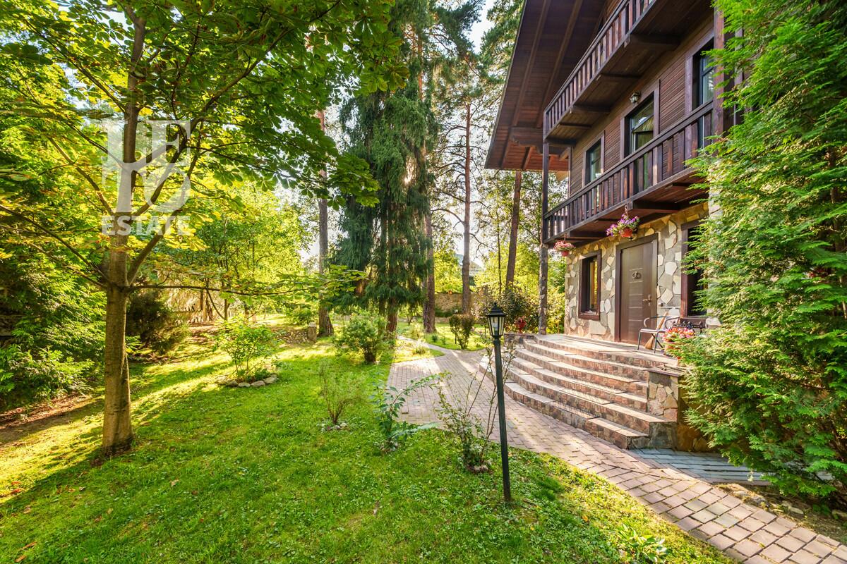 3-этажный коттедж 490 м² с отделкой