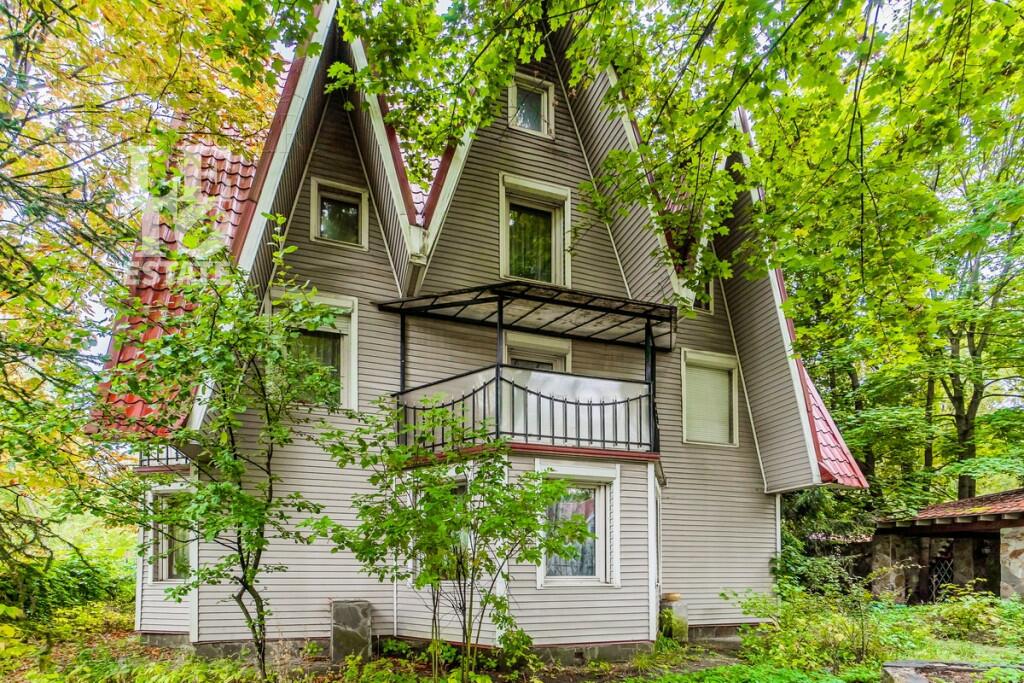 3-этажный коттедж 150 м² с отделкой