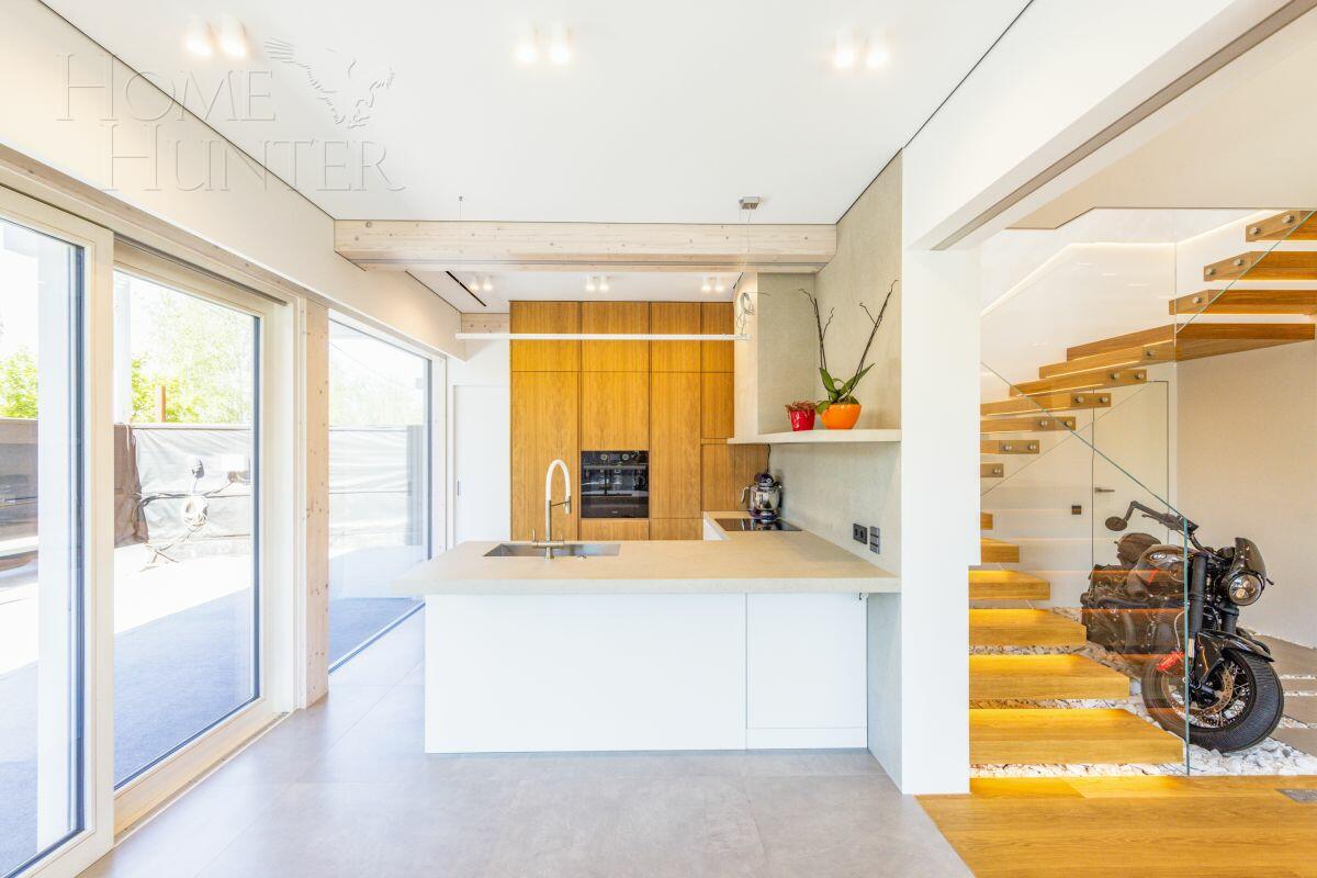 2-этажный коттедж 261 м² с отделкой