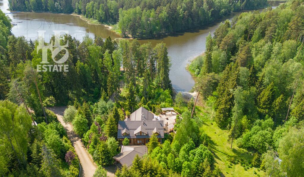 2-этажный коттедж 400 м² с отделкой