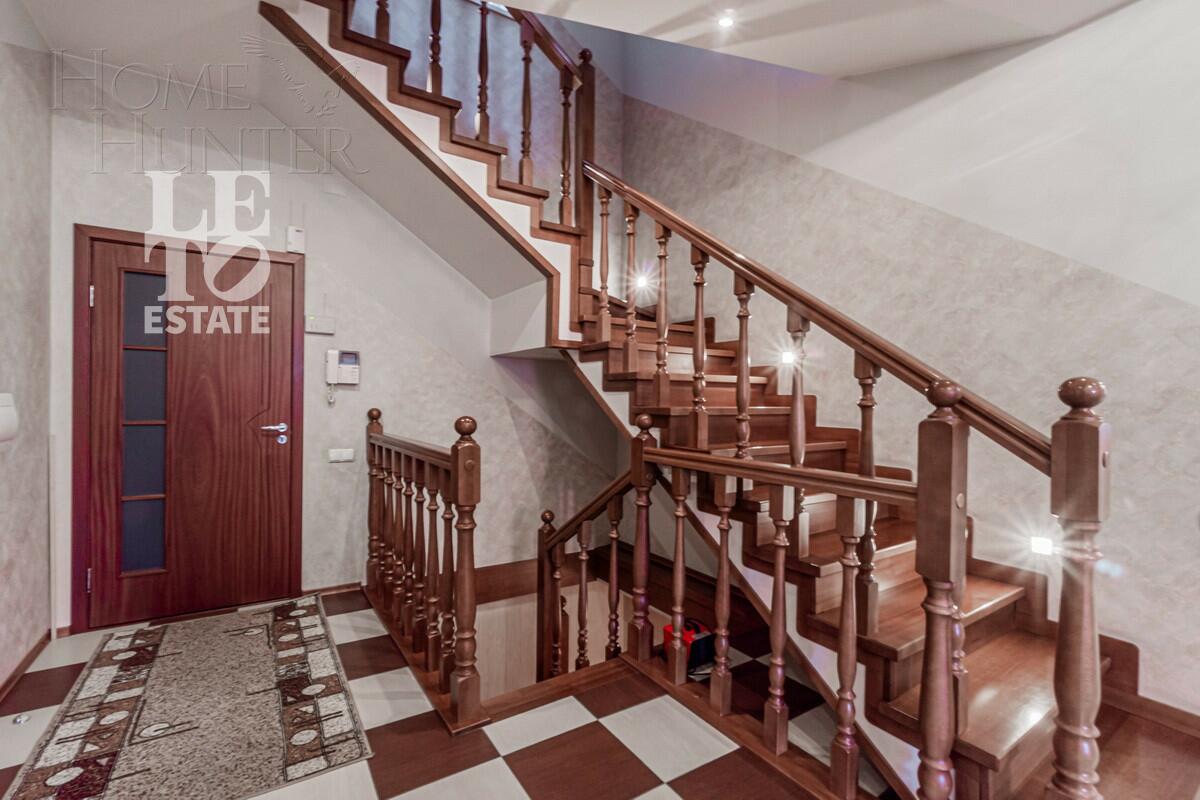 3-этажный коттедж 426 м² с отделкой