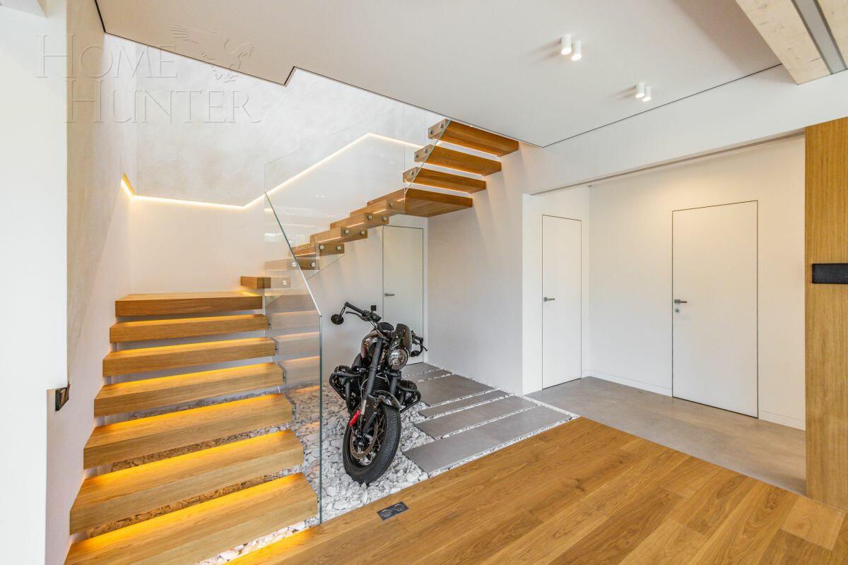 2-этажный коттедж 261 м² с отделкой