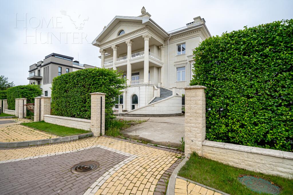 3-этажный коттедж 1 532 м² без отделки