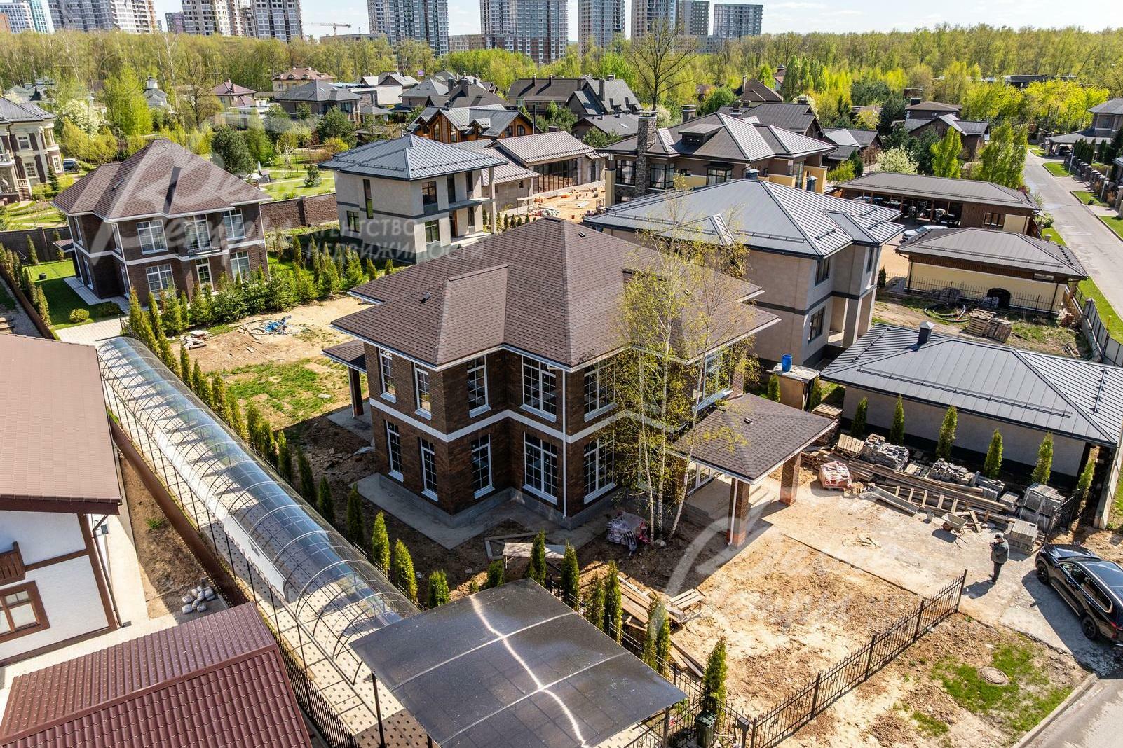 2-этажный коттедж 274 м² без отделки