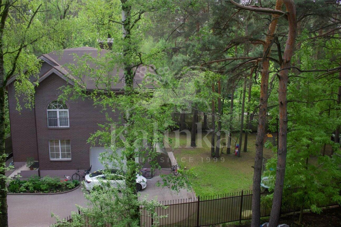 3-этажный коттедж 900 м² без отделки