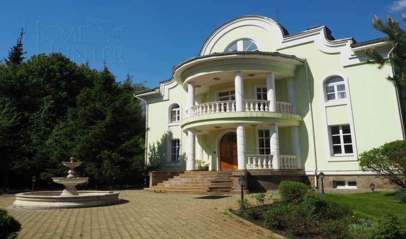 3-этажный коттедж 1 000 м² с отделкой