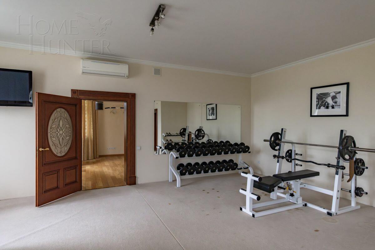 3-этажный коттедж 2 009 м² с отделкой