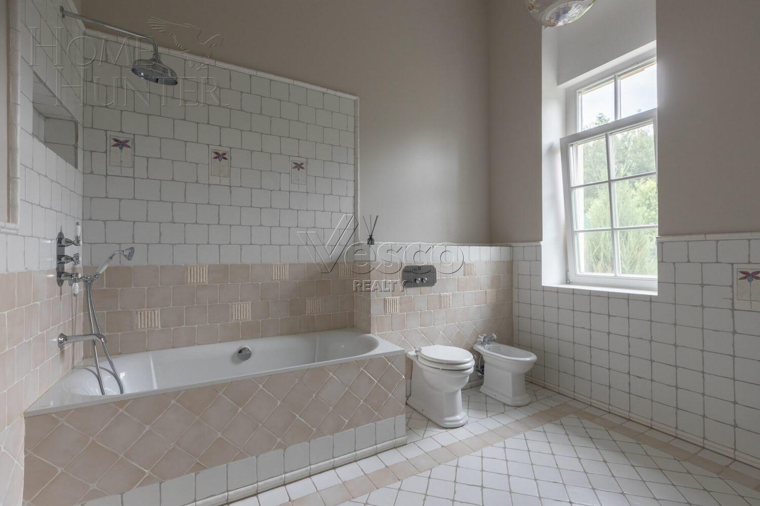 1-этажный коттедж 712 м² с отделкой