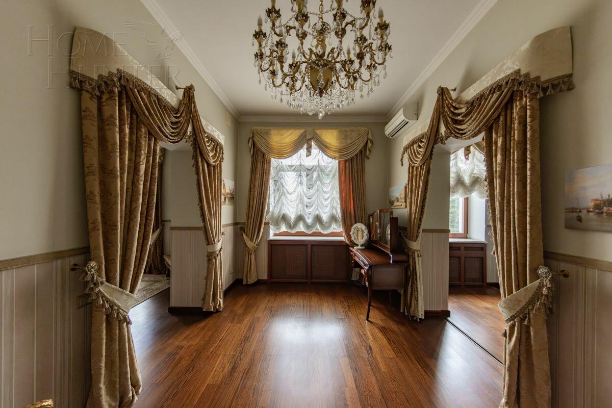 3-этажный коттедж 2 009 м² с отделкой