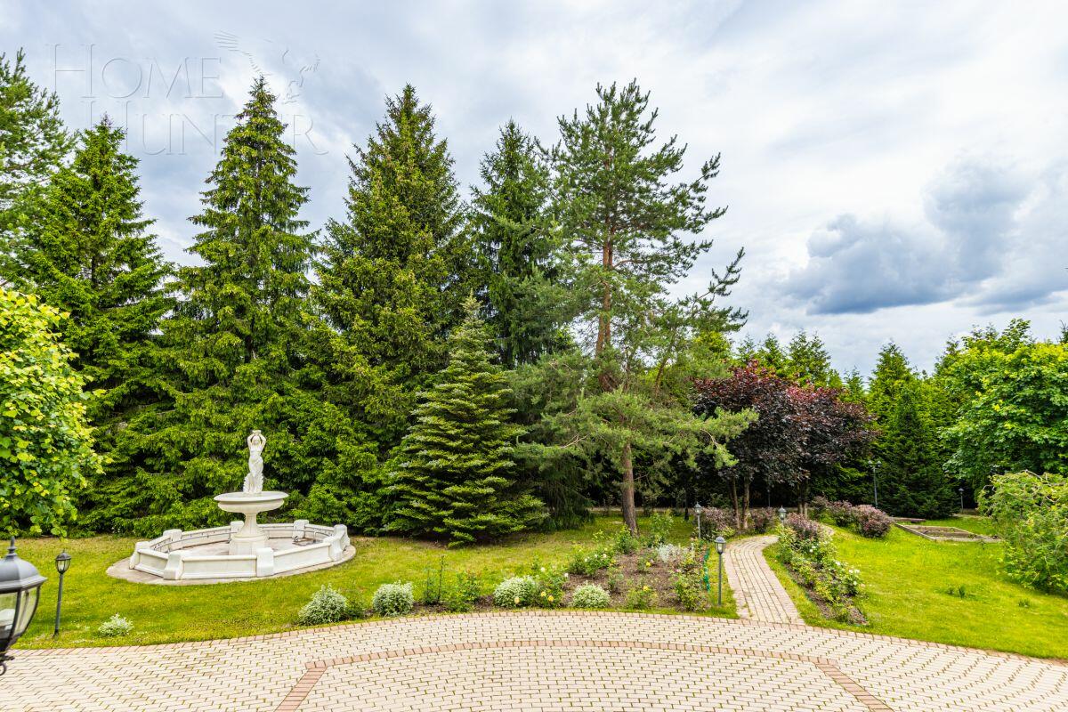 3-этажный коттедж 2 009 м² с отделкой