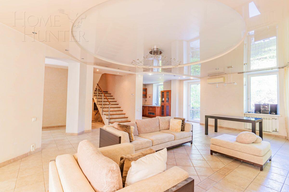 2-этажный коттедж 350 м² с отделкой