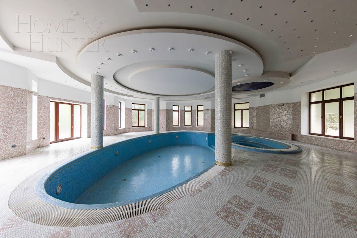 3-этажный коттедж 2 009 м² с отделкой