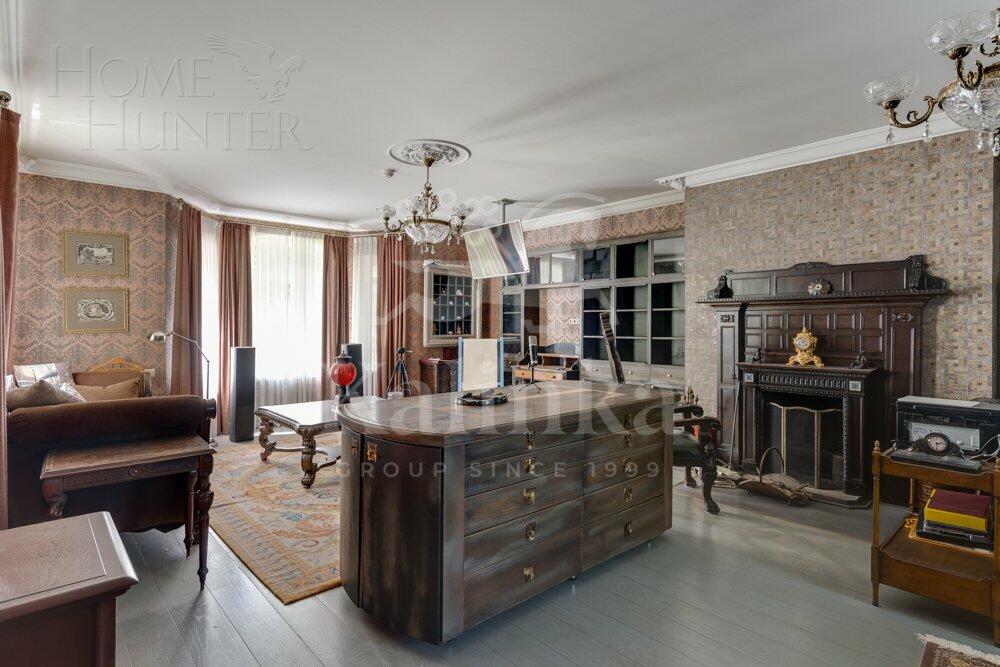 3-этажный коттедж 1 250 м² с отделкой