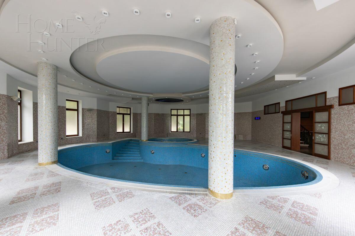 3-этажный коттедж 2 009 м² с отделкой