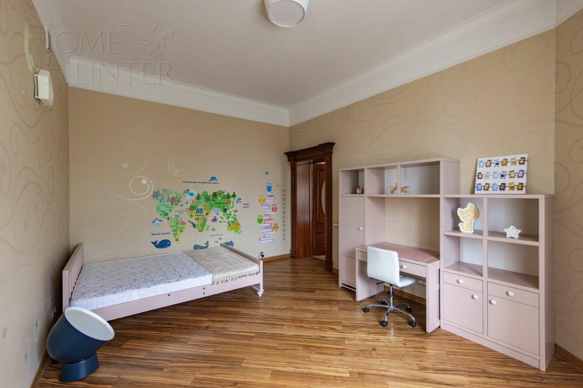 3-этажный коттедж 2 009 м² с отделкой