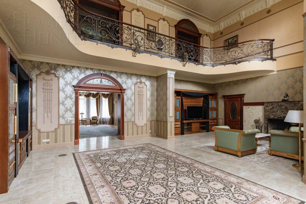 3-этажный коттедж 2 009 м² с отделкой