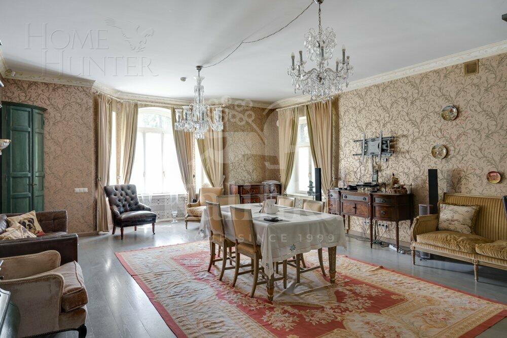 3-этажный коттедж 1 250 м² с отделкой