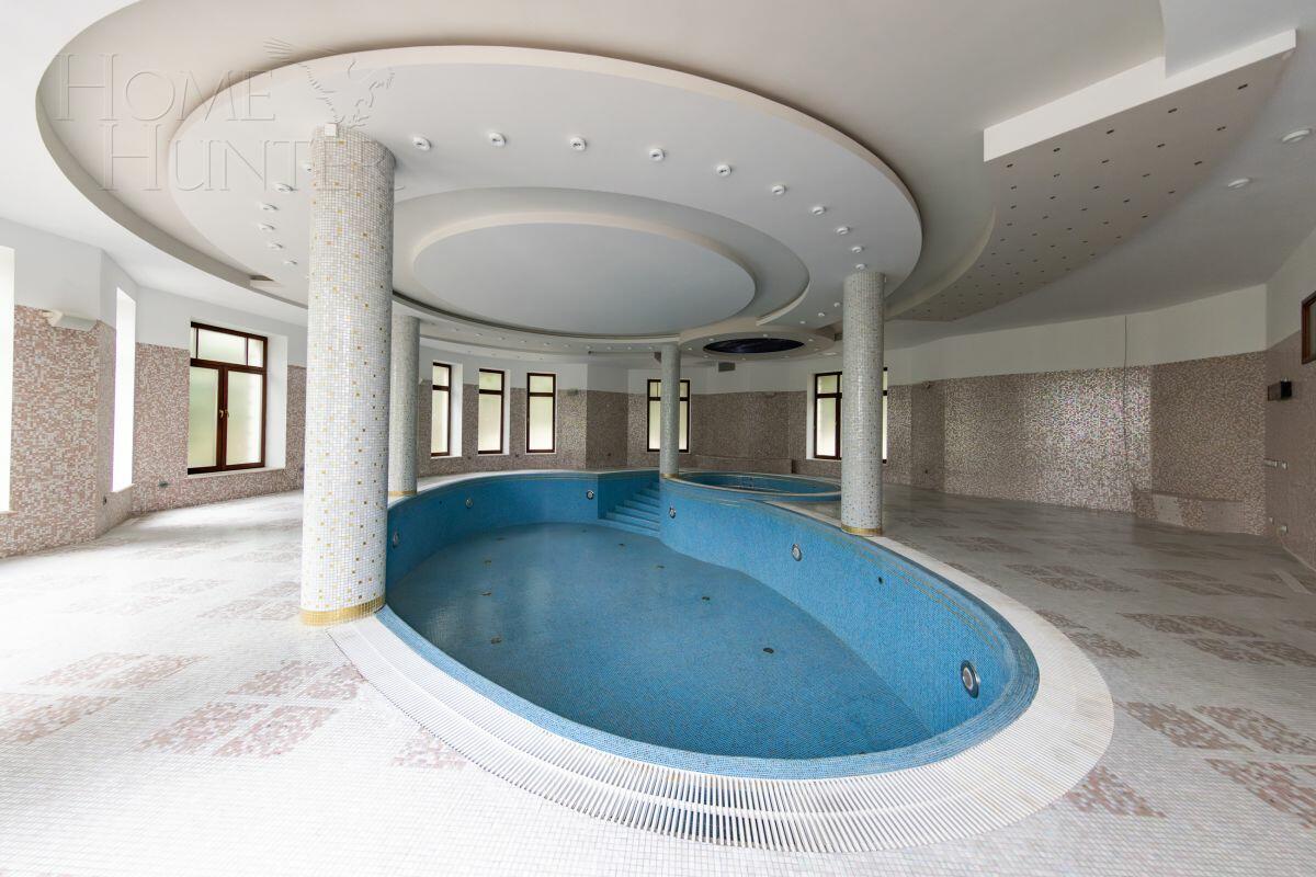 3-этажный коттедж 2 009 м² с отделкой