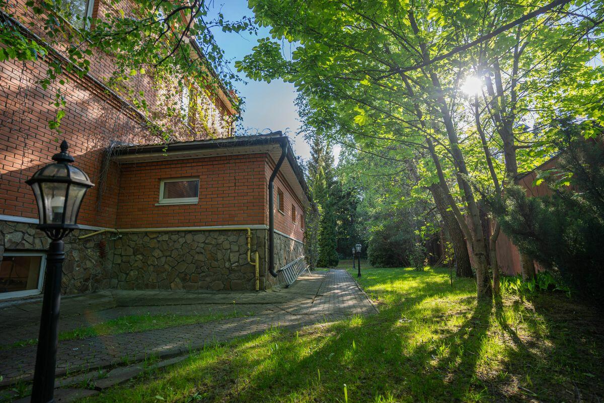 2-этажный коттедж 350 м² с отделкой