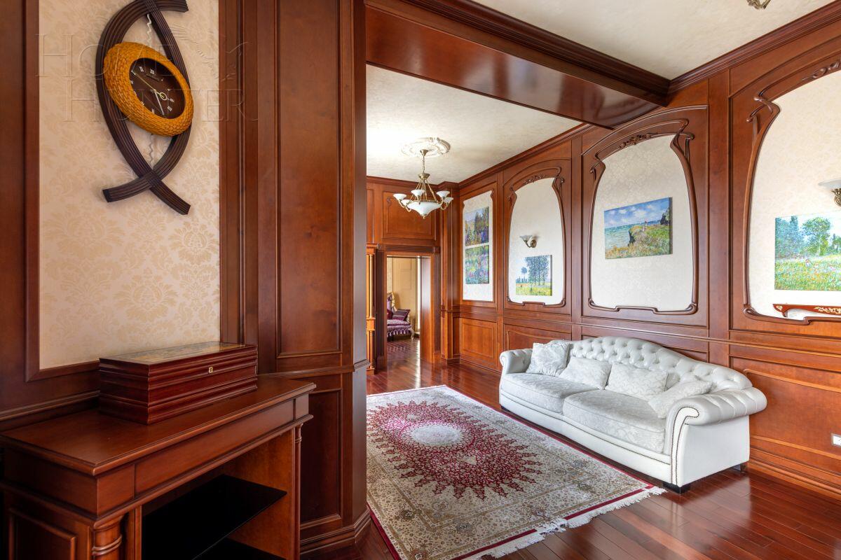 3-этажный коттедж 2 009 м² с отделкой