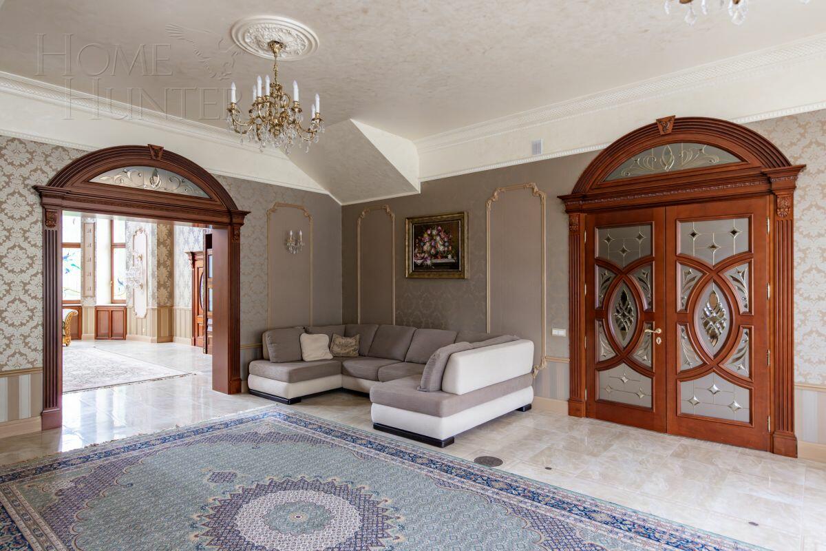 3-этажный коттедж 2 009 м² с отделкой