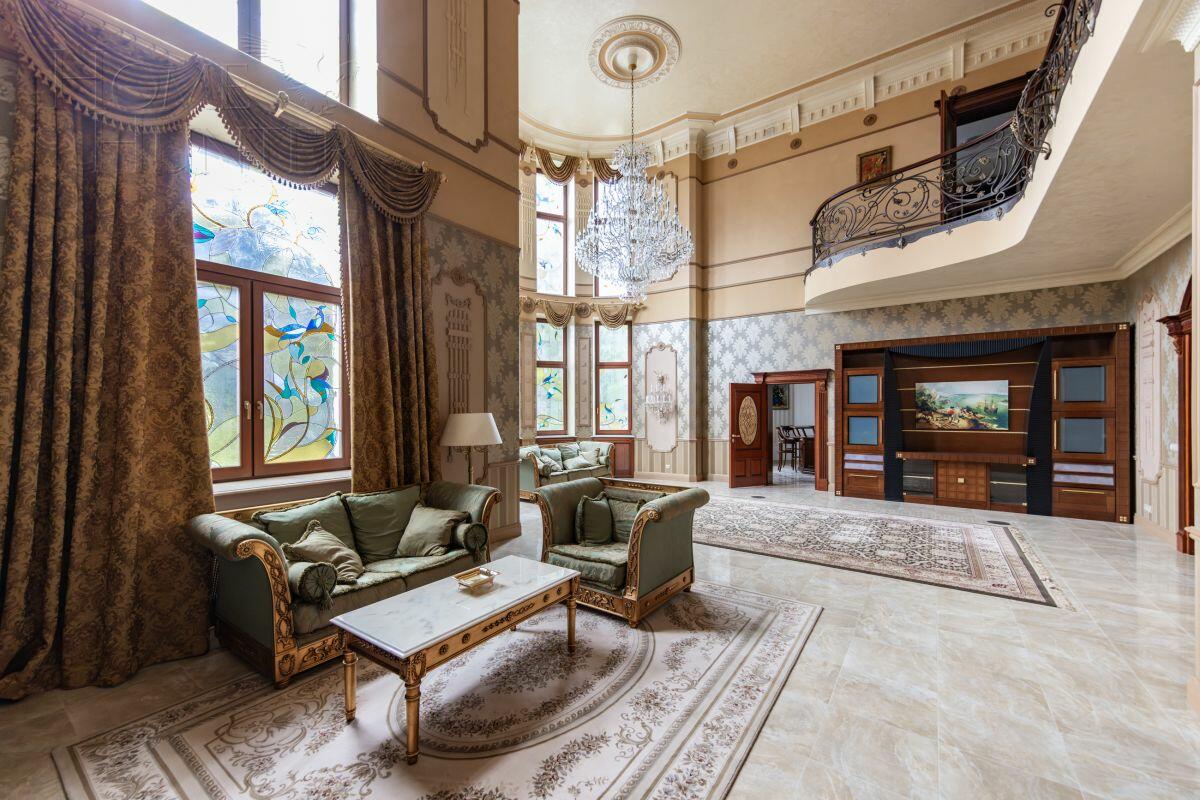 3-этажный коттедж 2 009 м² с отделкой