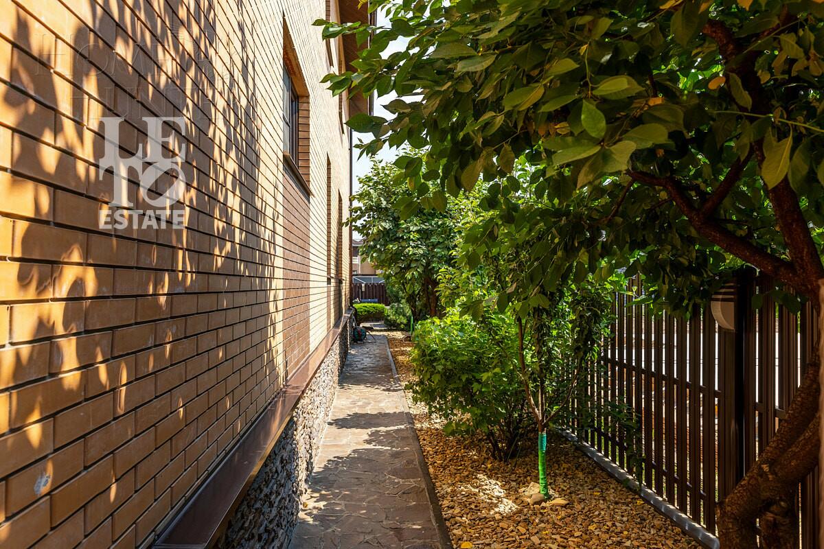 2-этажный коттедж 500 м² с отделкой