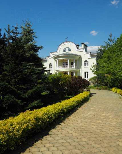 3-этажный коттедж 1 000 м² с отделкой