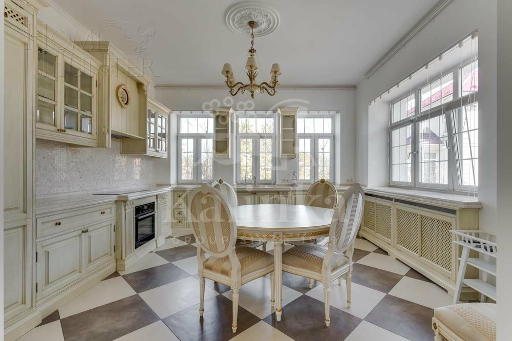 2-этажный коттедж 817 м² с отделкой