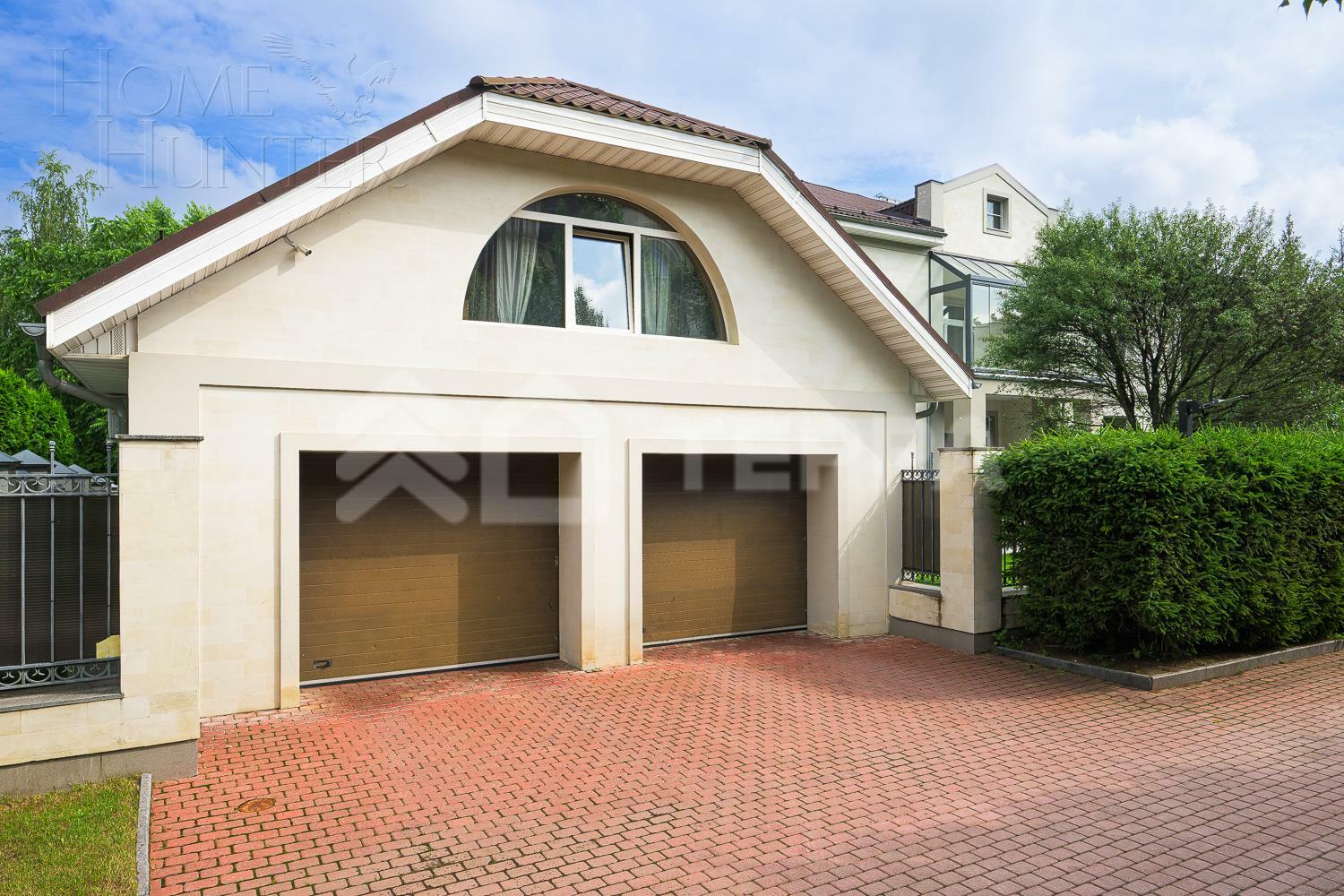 2-этажный коттедж 1 438 м² с отделкой