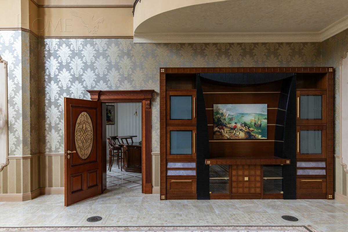 3-этажный коттедж 2 009 м² с отделкой