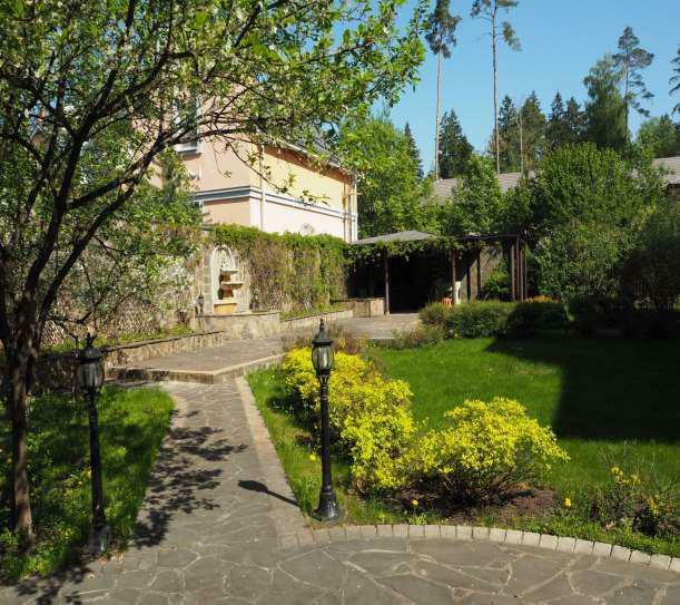 3-этажный коттедж 1 000 м² с отделкой