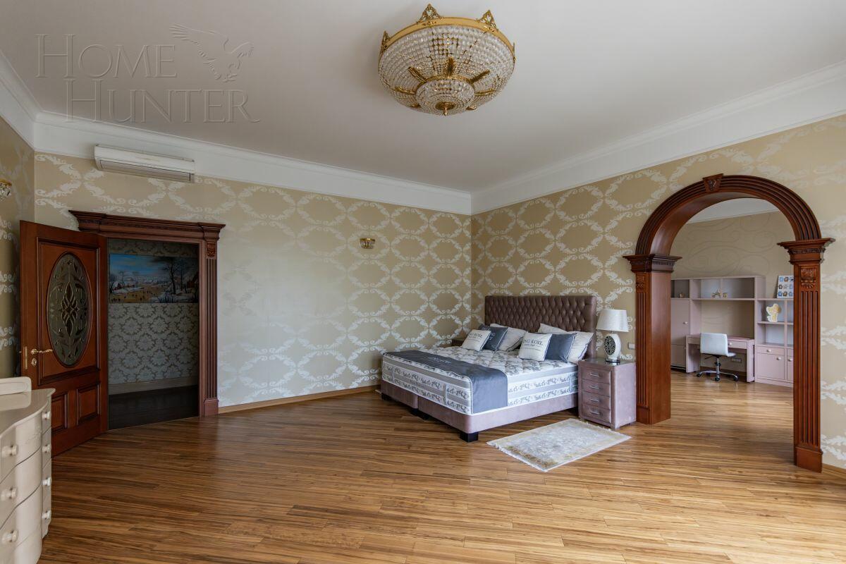 3-этажный коттедж 2 009 м² с отделкой