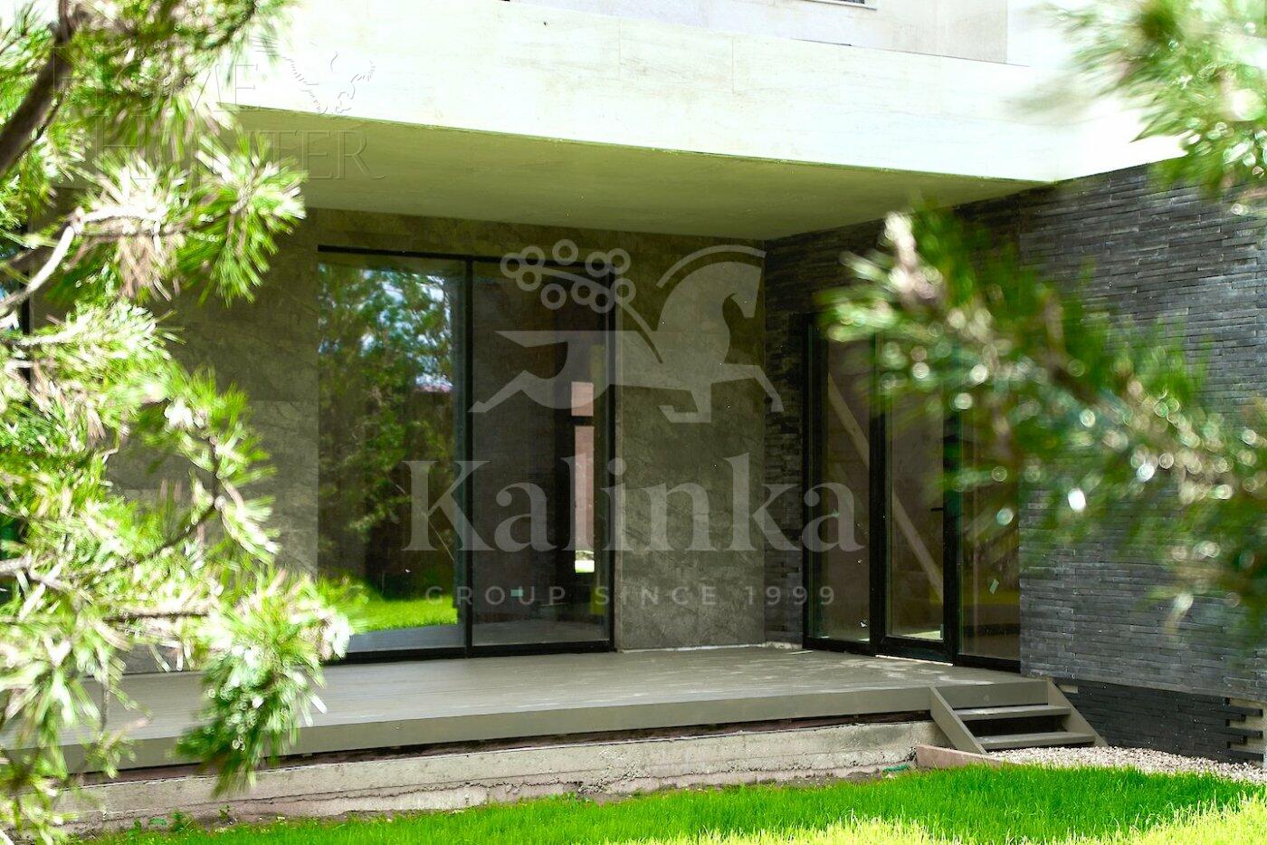 2-этажный коттедж 392.57 м² без отделки