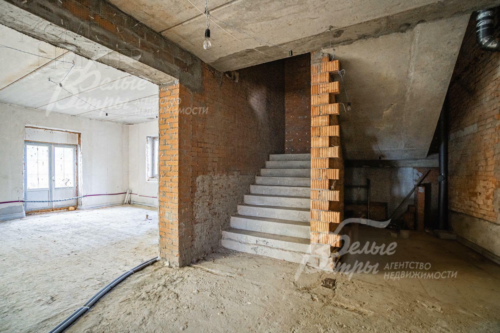 3-этажный коттедж 530 м² без отделки