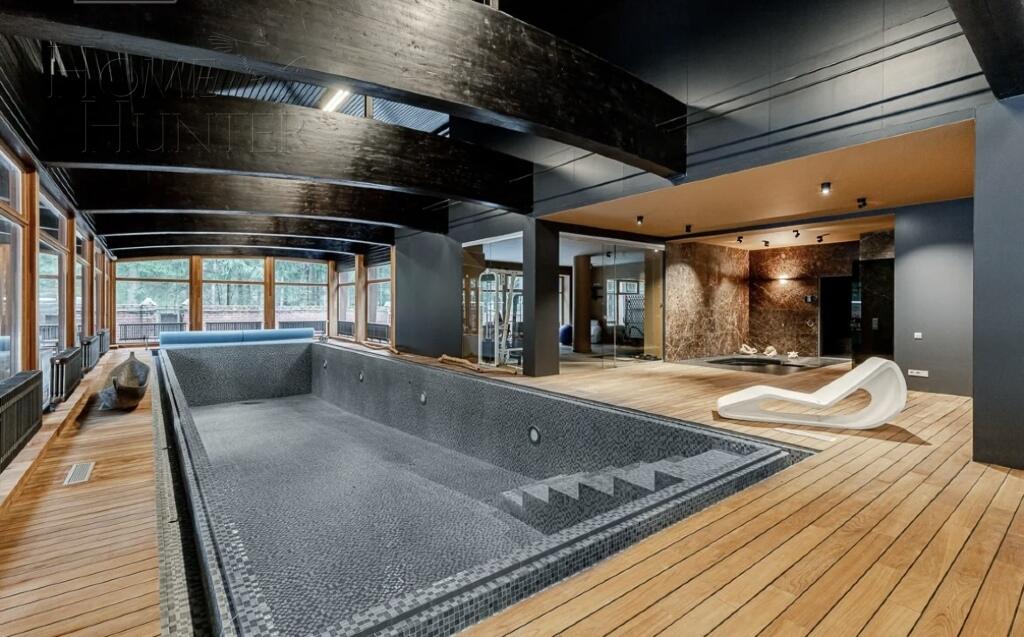 2-этажный коттедж 1 500 м² с отделкой