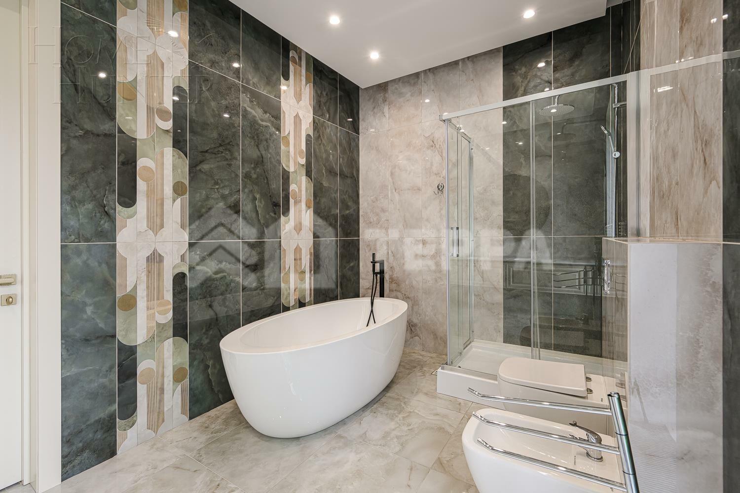 2-этажный коттедж 1 100 м² с отделкой