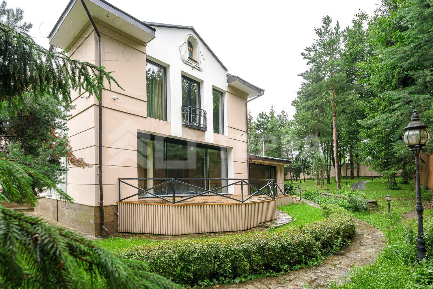 2-этажный коттедж 1 100 м² с отделкой