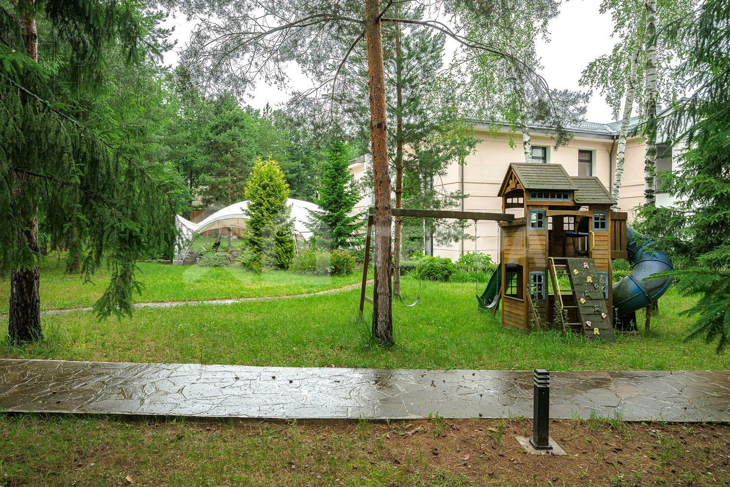 2-этажный коттедж 1 100 м² с отделкой