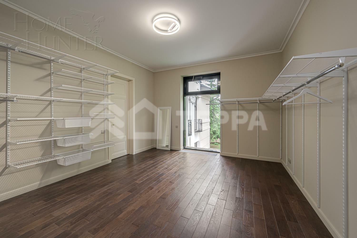 2-этажный коттедж 1 100 м² с отделкой