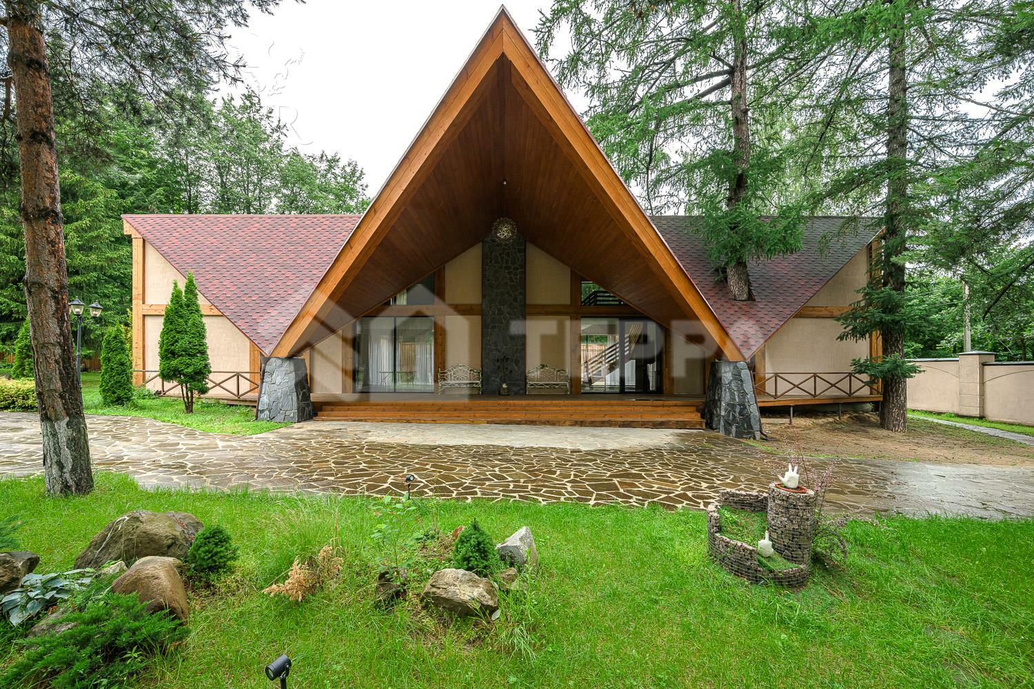 2-этажный коттедж 1 100 м² с отделкой