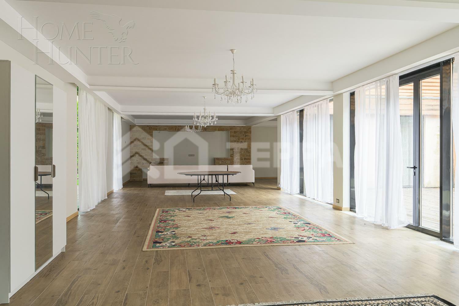 2-этажный коттедж 1 100 м² с отделкой