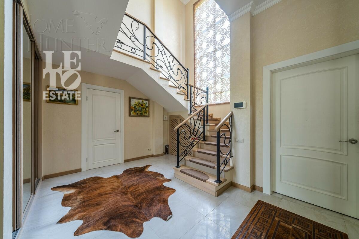 2-этажный коттедж 286.6 м² с отделкой