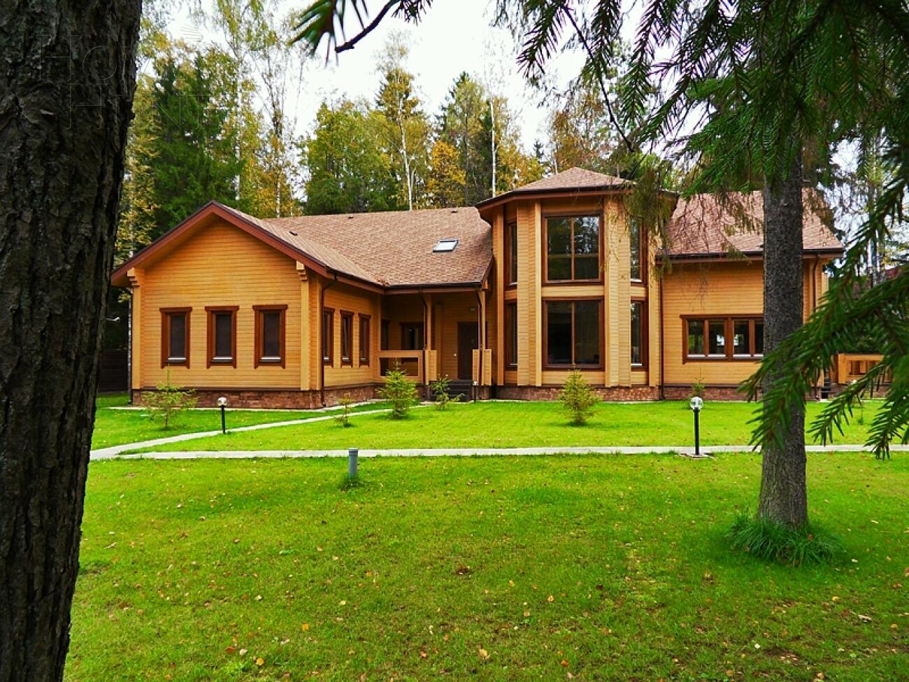 2-этажный коттедж 550 м² с отделкой