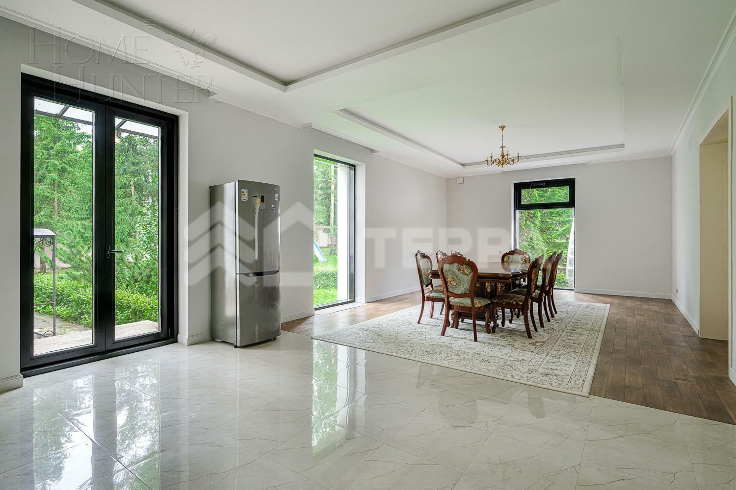 2-этажный коттедж 1 100 м² с отделкой