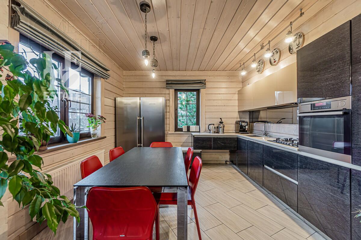 2-этажный коттедж 229.5 м² с отделкой