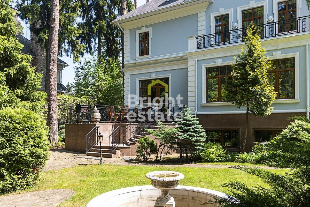 2-этажный коттедж 782.7 м² с отделкой