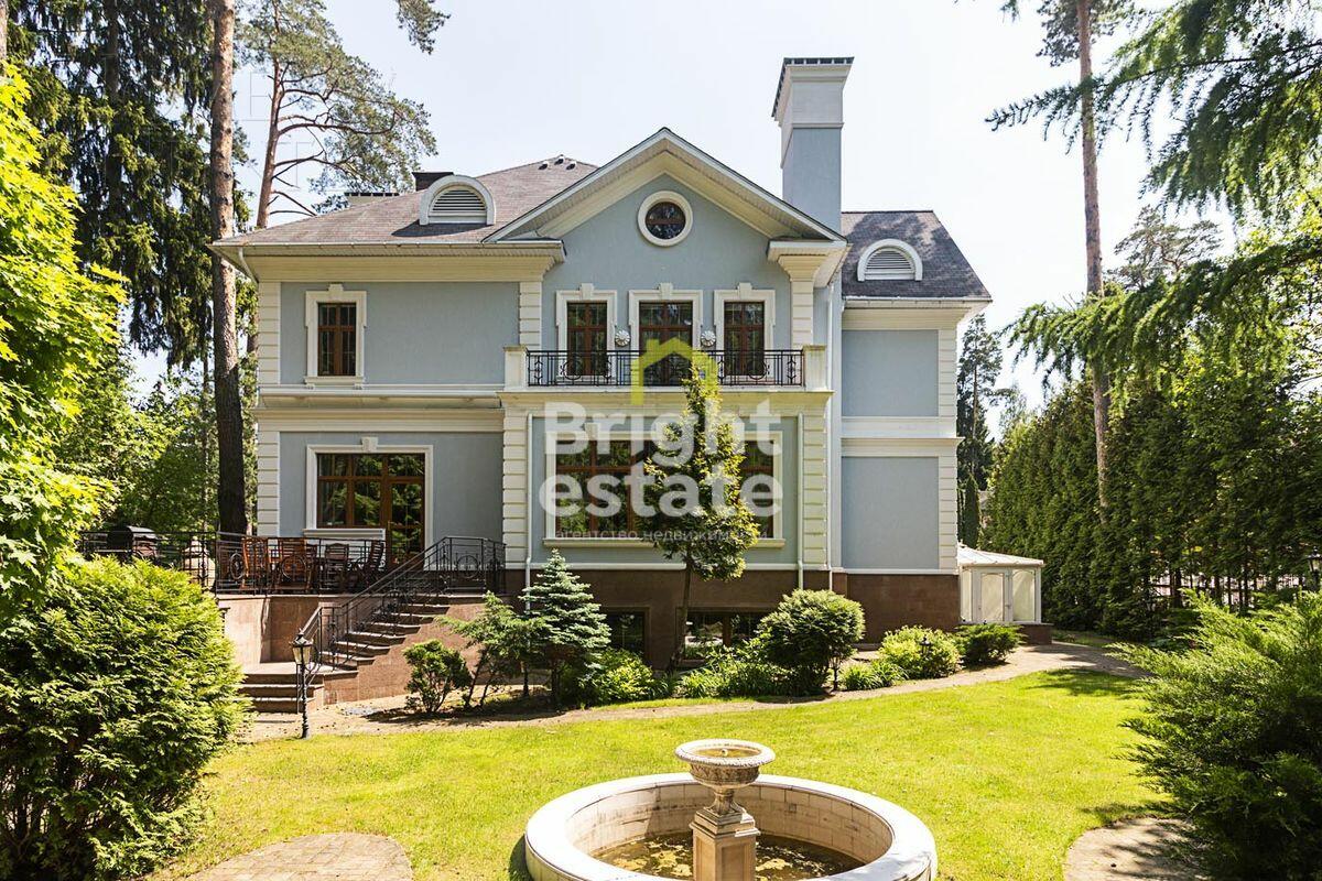 2-этажный коттедж 782.7 м² с отделкой