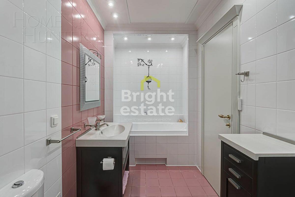 2-этажный коттедж 782.7 м² с отделкой