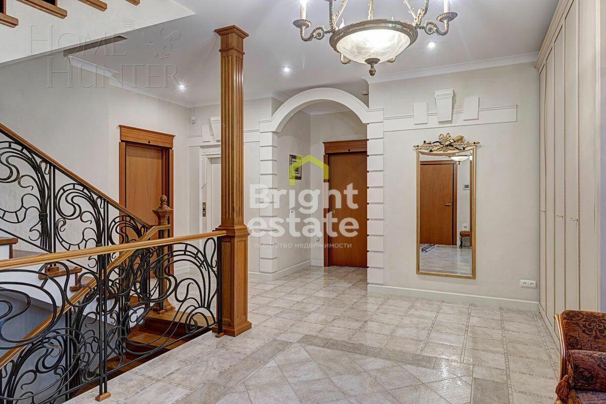 2-этажный коттедж 782.7 м² с отделкой